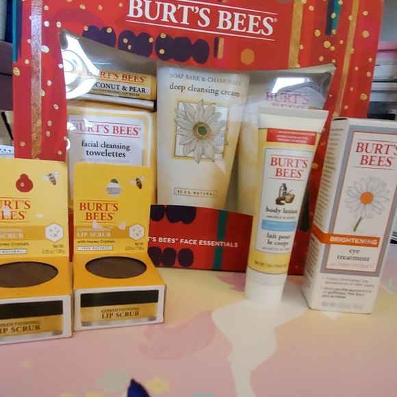 burts bees Other - Burts Bees bundle 8x